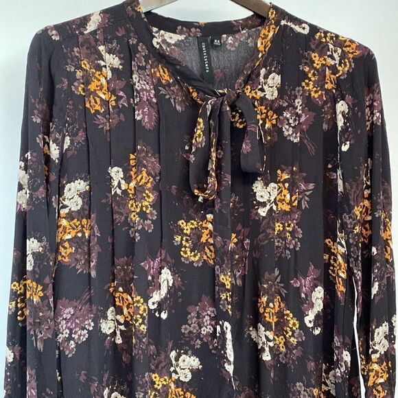Knot Sisters Dress Women’s Size XS Long Sleeve Purple Floral Dress - Picture 3 of 10